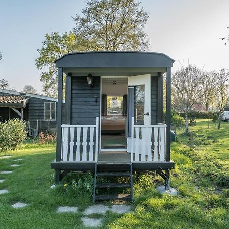 Pipowagen Elsebein Groningen Westerwolde Unieke Ligging Met Eigen Tuin En Vrij Uitzicht Over Veld Naar Natuurgebied Onstwedde Luaran gambar